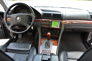 2000 BMW 740i 