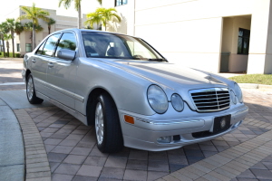 2000 Mercedes E320 