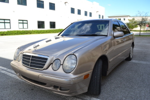 2000 Mercedes E320 