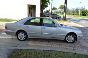 2000 Mercedes E320 