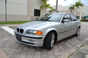 2001 BMW 325i 