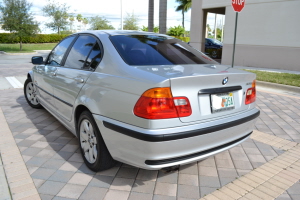 2001 BMW 325i 