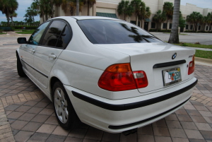 2001 BMW 325i 