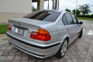 2001 BMW 325i 