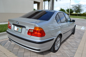 2001 BMW 325i 