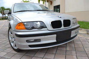 2001 BMW 325i 