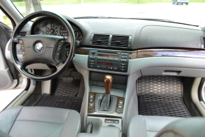 2001 BMW 325i 