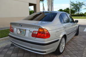 2001 BMW 330i 