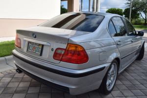 2001 BMW 330i 