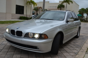 2001 BMW 525i 