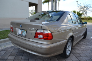 2001 BMW 525i 