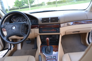 2001 BMW 525i 