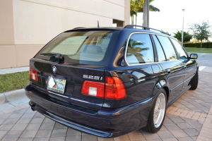 2001 BMW 525it 