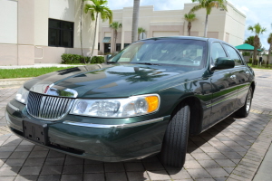 2001 Lincoln Town Car 