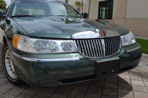 2001 Lincoln Town Car 