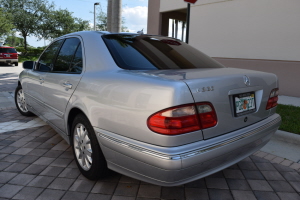 2001 Mercedes E320 