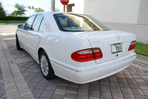 2001 Mercedes E320 