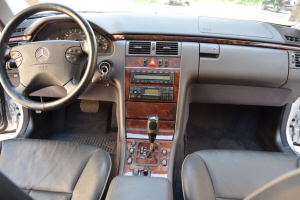 2001 Mercedes E320 