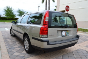 2001 Volvo V70 