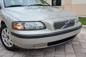 2001 Volvo V70 