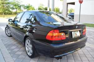 2002 BMW 325i 
