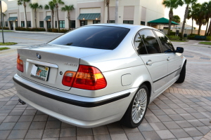 2002 BMW 330i 