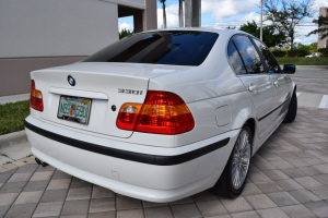 2002 BMW 330i 