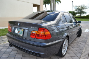 2002 BMW 330i 