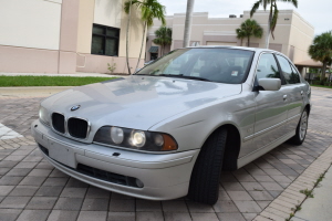 2002 BMW 525i 