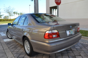 2002 BMW 525i 