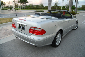 2002 Mercedes CLK320 