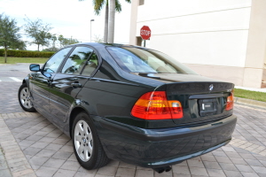 2003 BMW 325i 