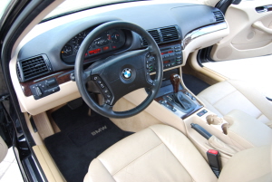 2003 BMW 325it 