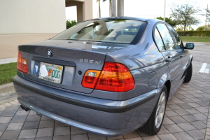 2003 BMW 325xi 