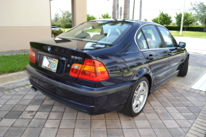 2003 BMW 330i 