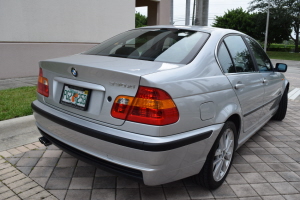 2003 BMW 330xi 