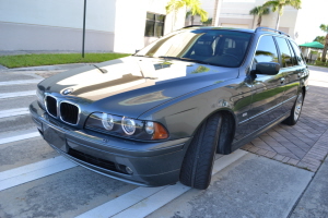 2003 BMW 525it 