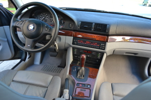 2003 BMW 525it 