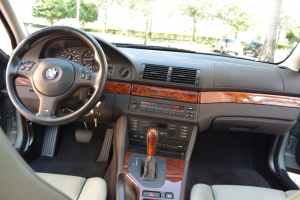 2003 BMW 530i 