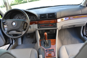 2003 BMW 530i 