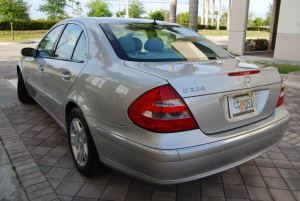 2003 Mercedes E320 