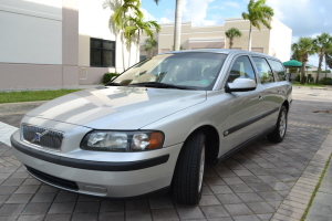 2003 Volvo V70 