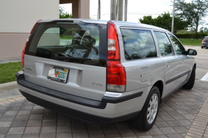 2003 Volvo V70 