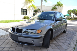 2004 BMW 325i 