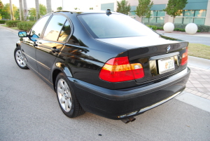 2004 BMW 325i 