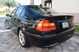 2004 BMW 325i 