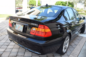 2004 BMW 325i 