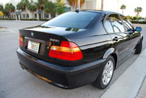 2004 BMW 325i 