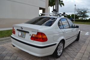 2004 BMW 325i 