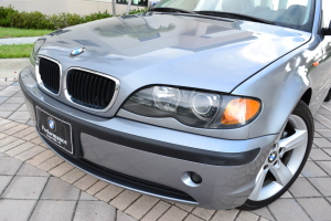 2004 BMW 325i 